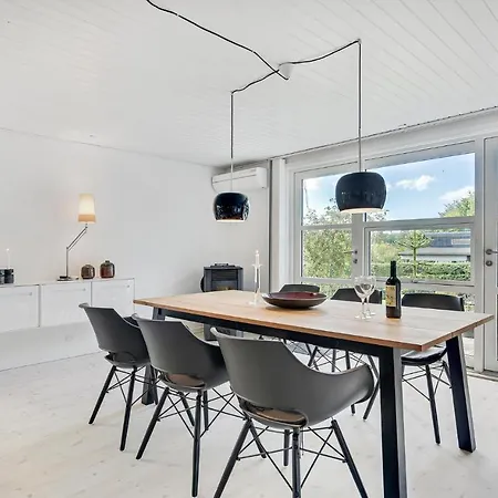 Awesome In With Kitchen Holiday home *